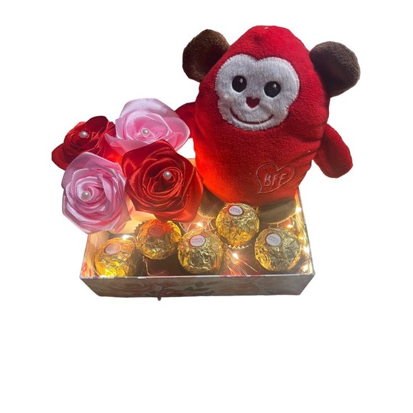 Gift Box a BFF SQUISHMAllOW MONKEY with ferrero rocher and eternal Roses - Picture 1 of 4